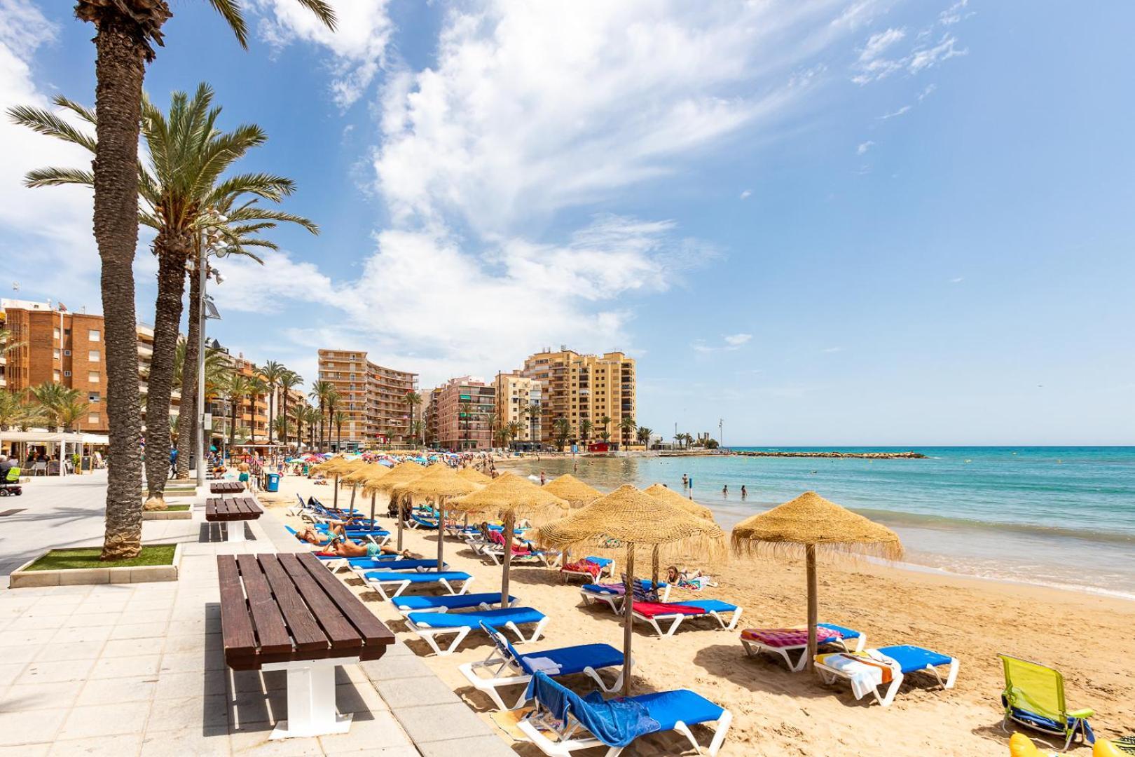 Lovely Apartment Near The Sea Τορεβιέχα Εξωτερικό φωτογραφία